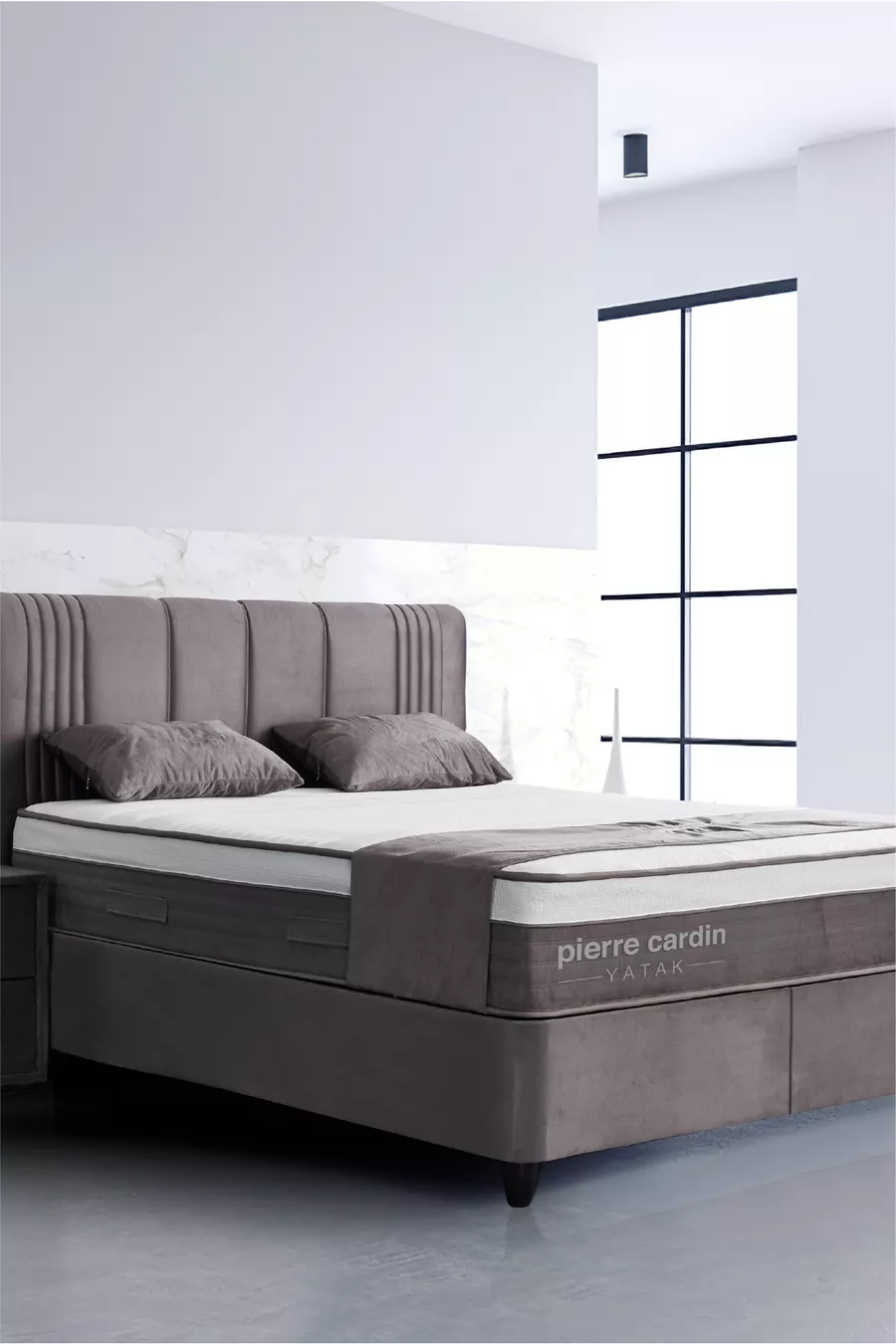 Set letto con struttura e testiera VOYAGE
