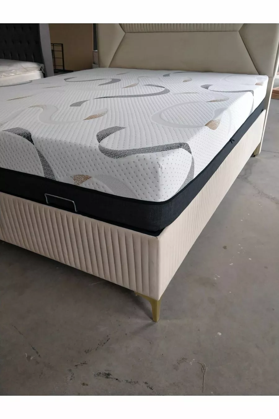 Bdphome Bed Pad & Mattress with Zipper Cover