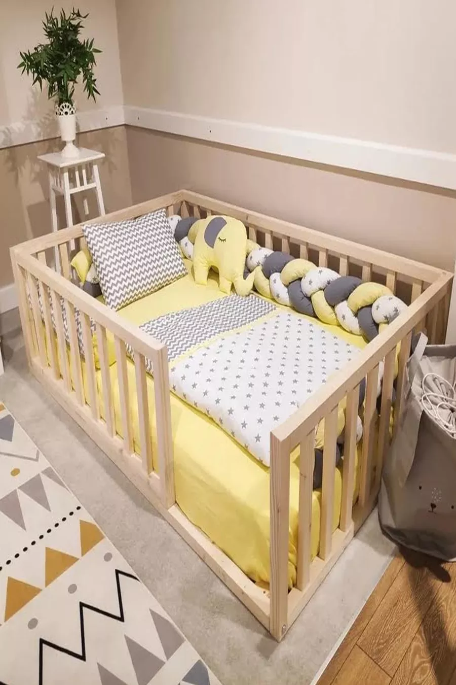 Lit Montessori pour bébé et enfant en bois naturel