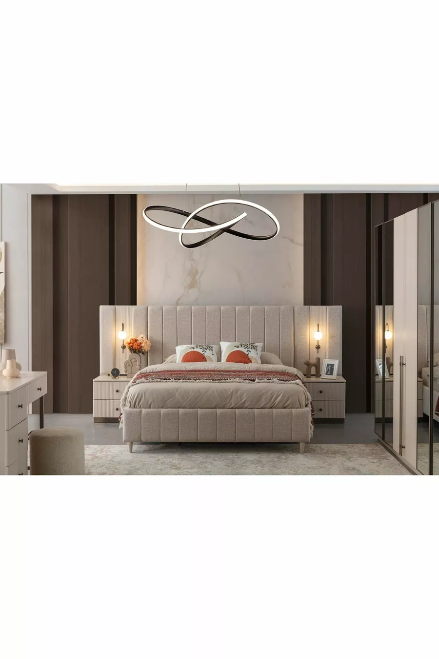 ENSEMBLE DE CHAMBRE À COUCHER ANTIQUE