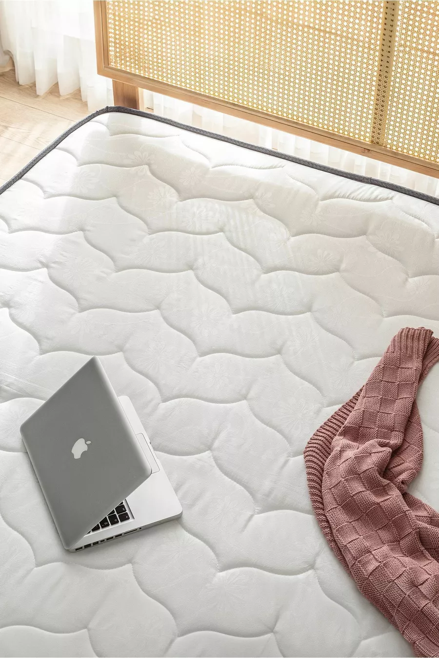 Matelas orthopédique à ressorts avec sac de massage thérapeutique