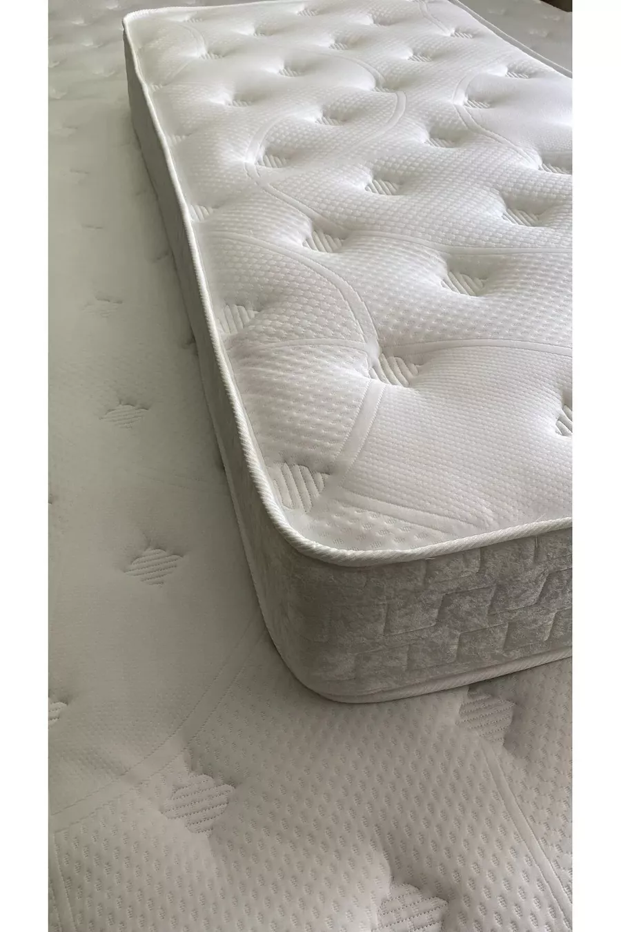 Matelas en coton orthopédique pour une personne (matelas réservé aux magasins de meubles et de literie)