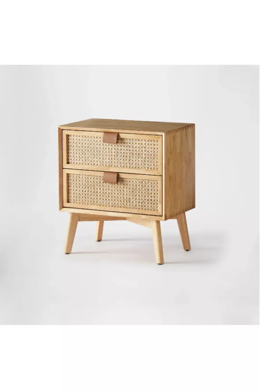 Table de chevet en bois avec détails en osier naturel – 2 tiroirs