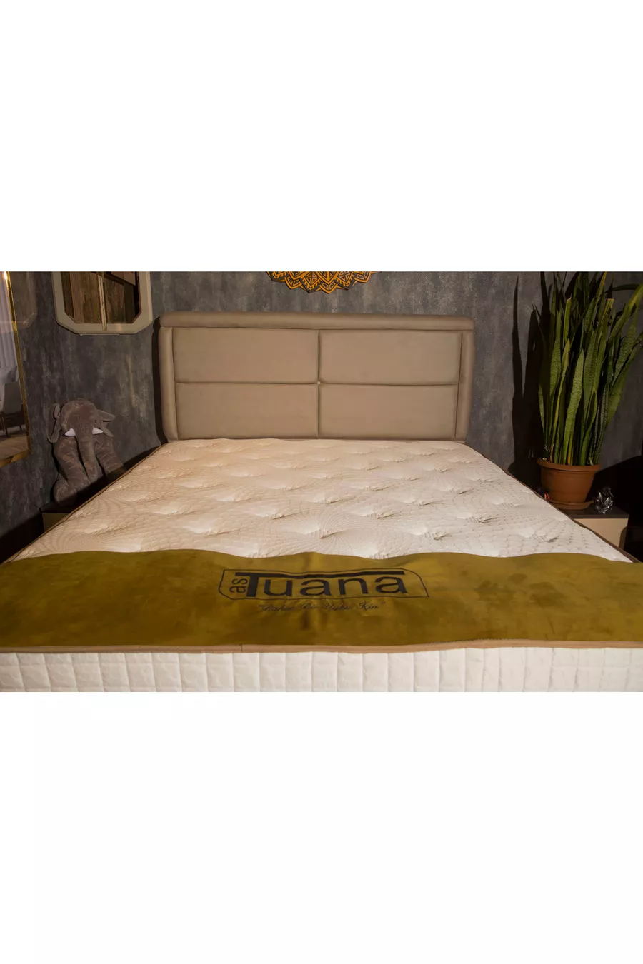 Lit coffre en cuir beige
