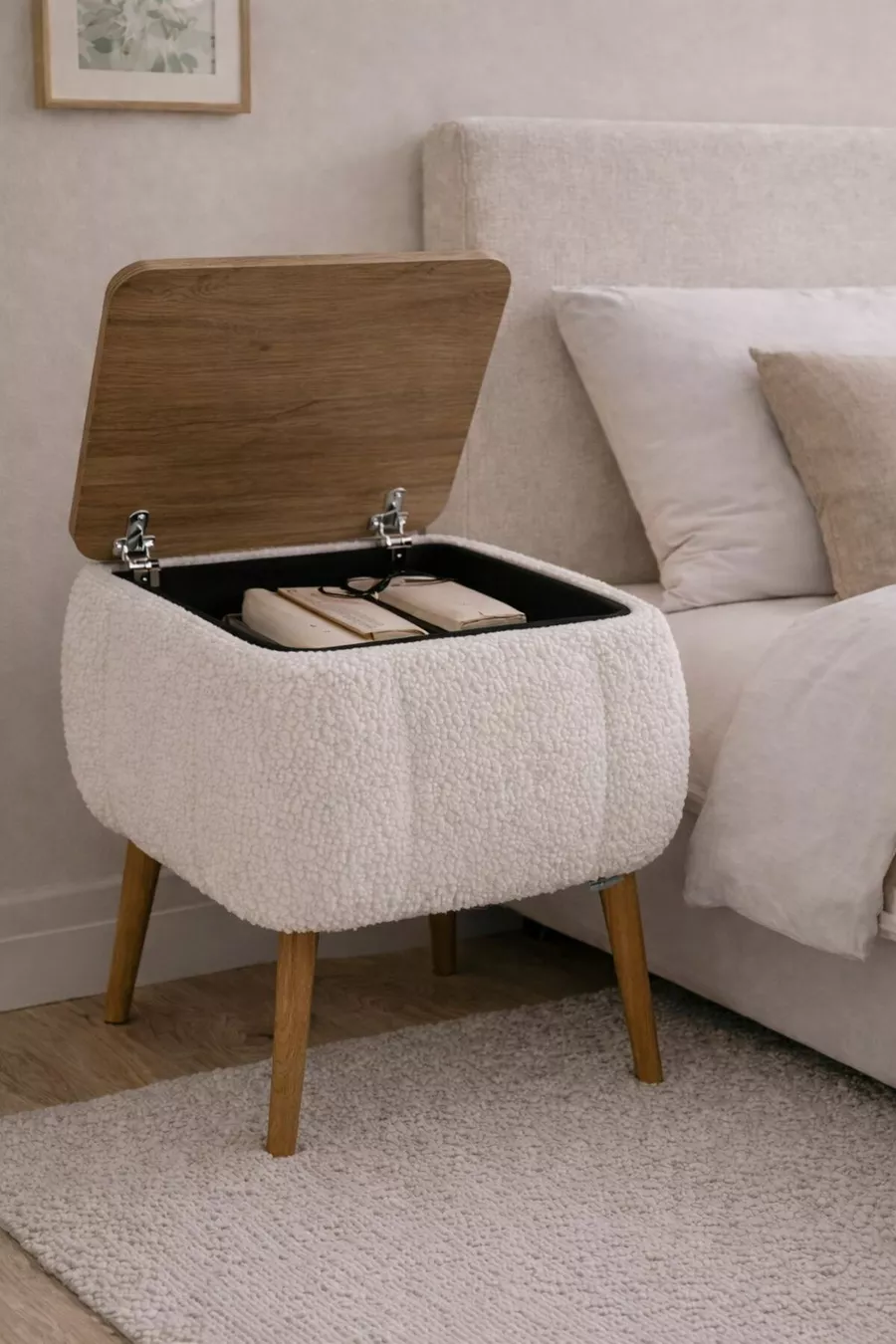 Lina Sandıklı Nachtkastje, Modern Nachtkastje met Houten Poten en Teddy Stoffering