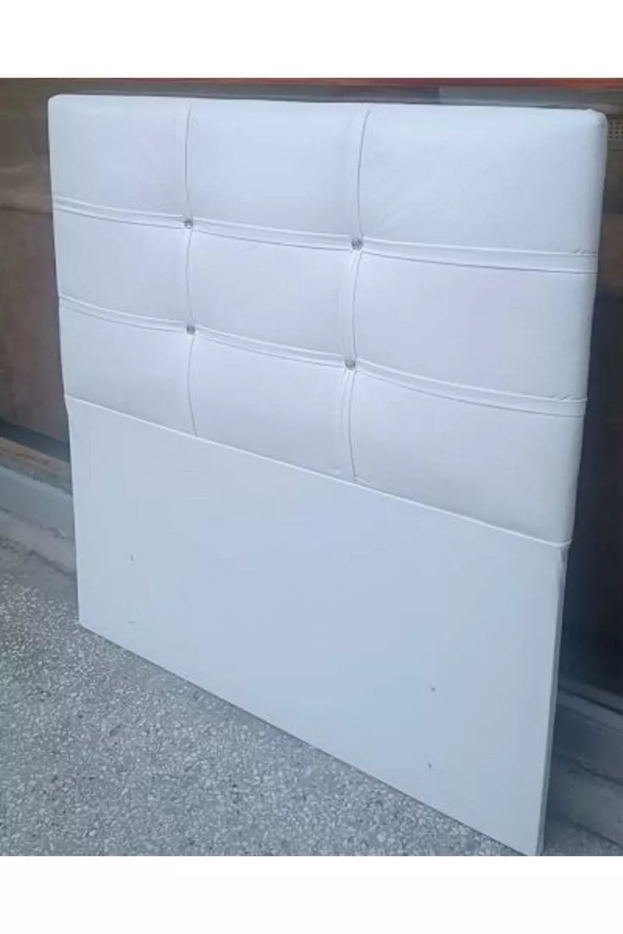 Titel DK Einzelmodell Kunstleder Weiß Stoff Handgefertigt