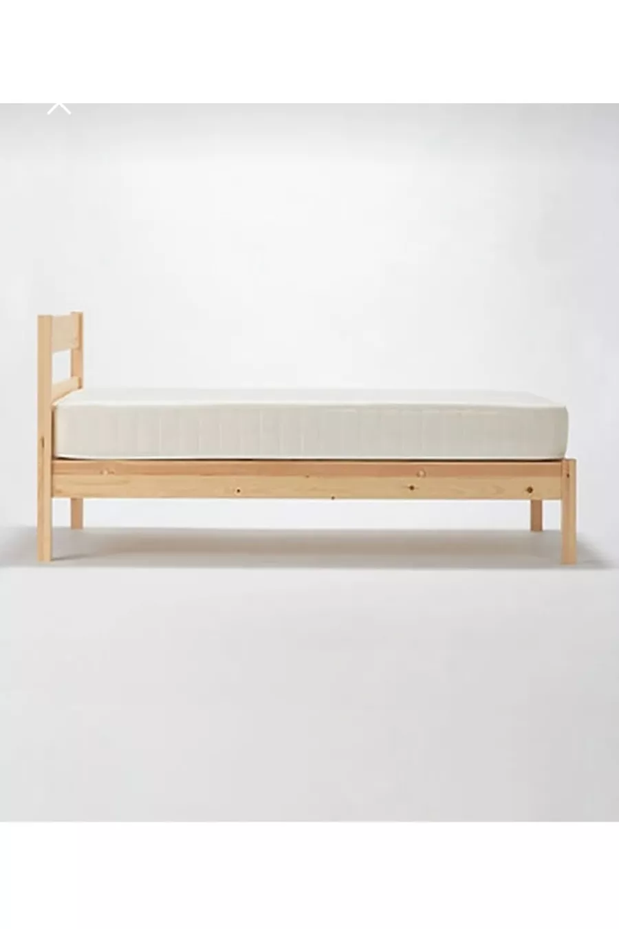 letto in legno massiccio
