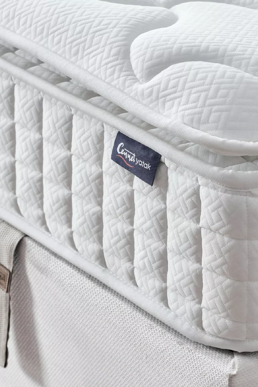 Matelas Zambak Modèle Double avec Paquet de Ressorts et Protection, Entièrement Orthopédique et Antibactérien