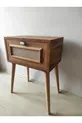Table de chevet avec porte