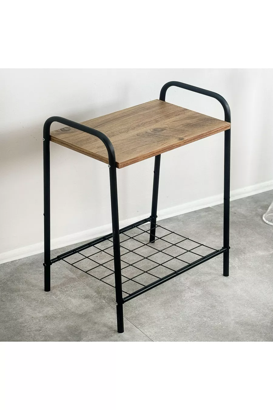 Comodino con cassetto, tavolino laterale con ripiano