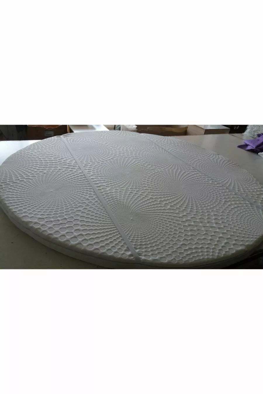 Surmatelas en visco de 5 cm d'épaisseur pour lits ronds de diamètre R cm et R cm
