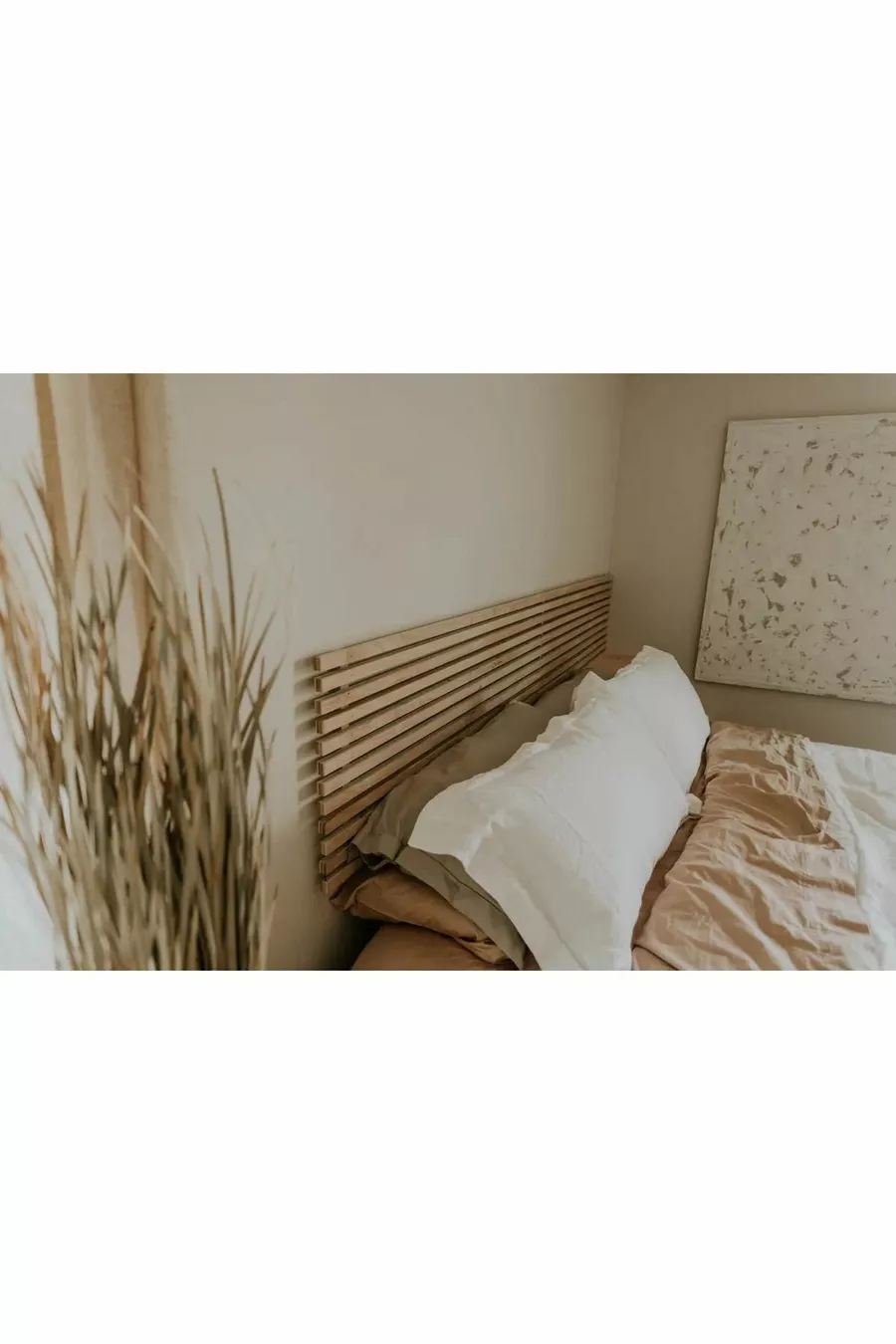 Tête de lit en bois massif naturel avec 2 étagères en bois massif naturel