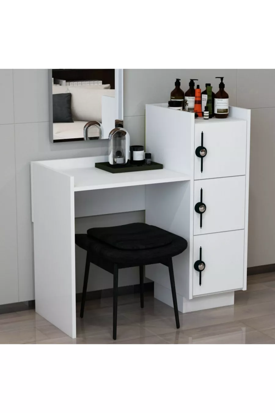 Mai Makeup Table