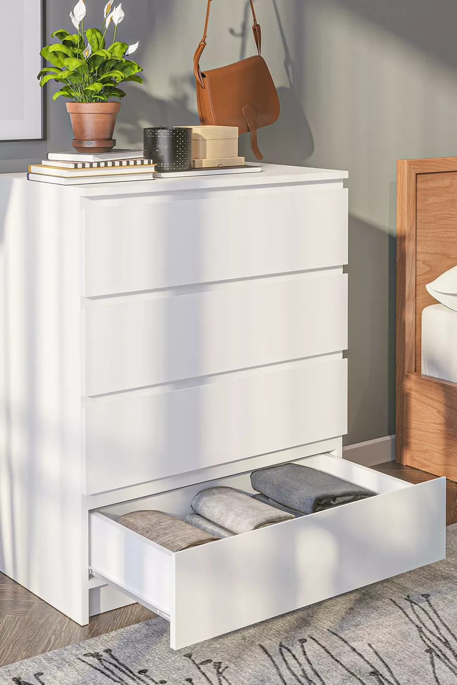 Commode Derinkuyu à 4 tiroirs pour chambre à coucher ou chambre de bébé en blanc