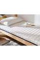 Lit simple au sol et matelas de sol