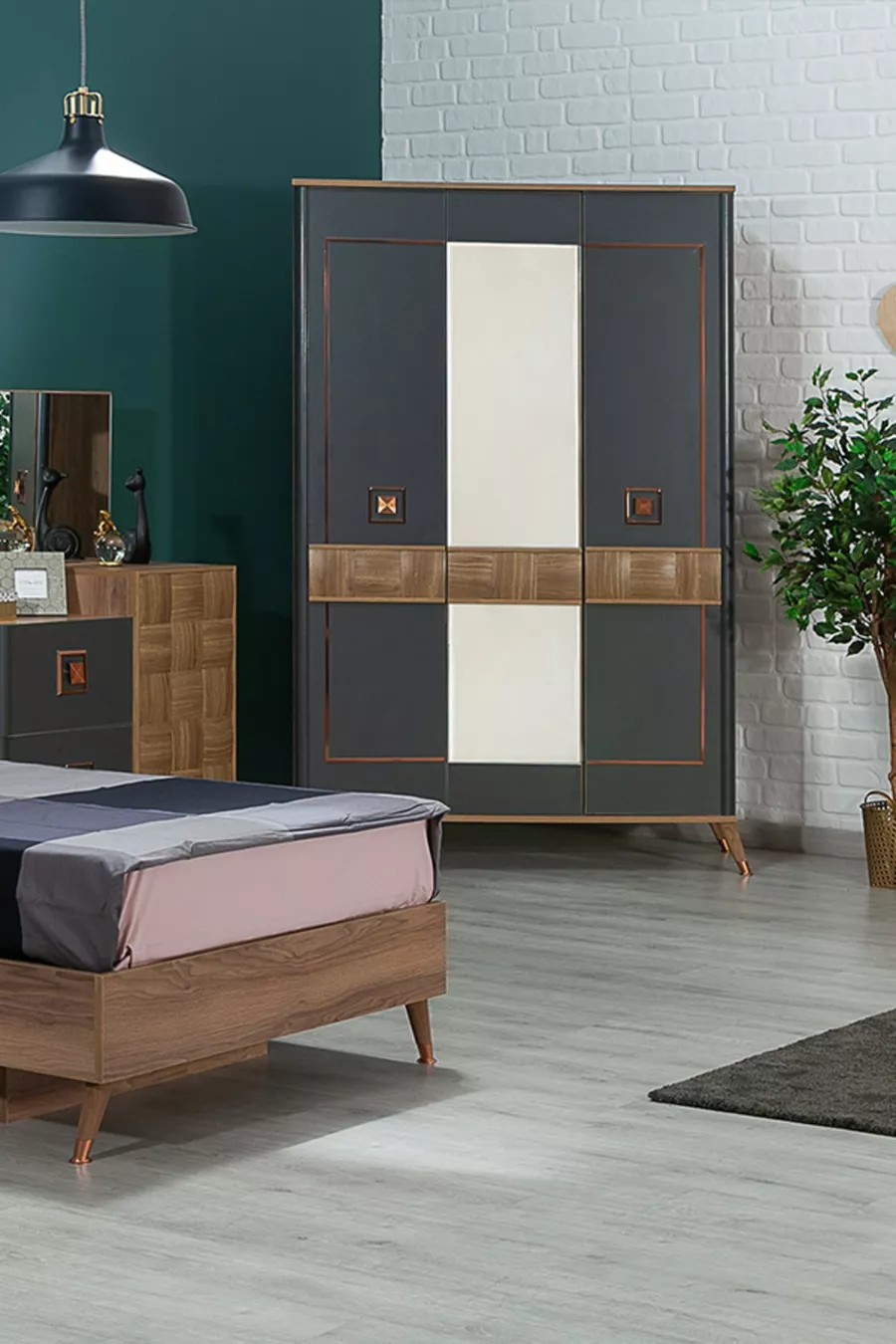 Retro Teen Room Wardrobe