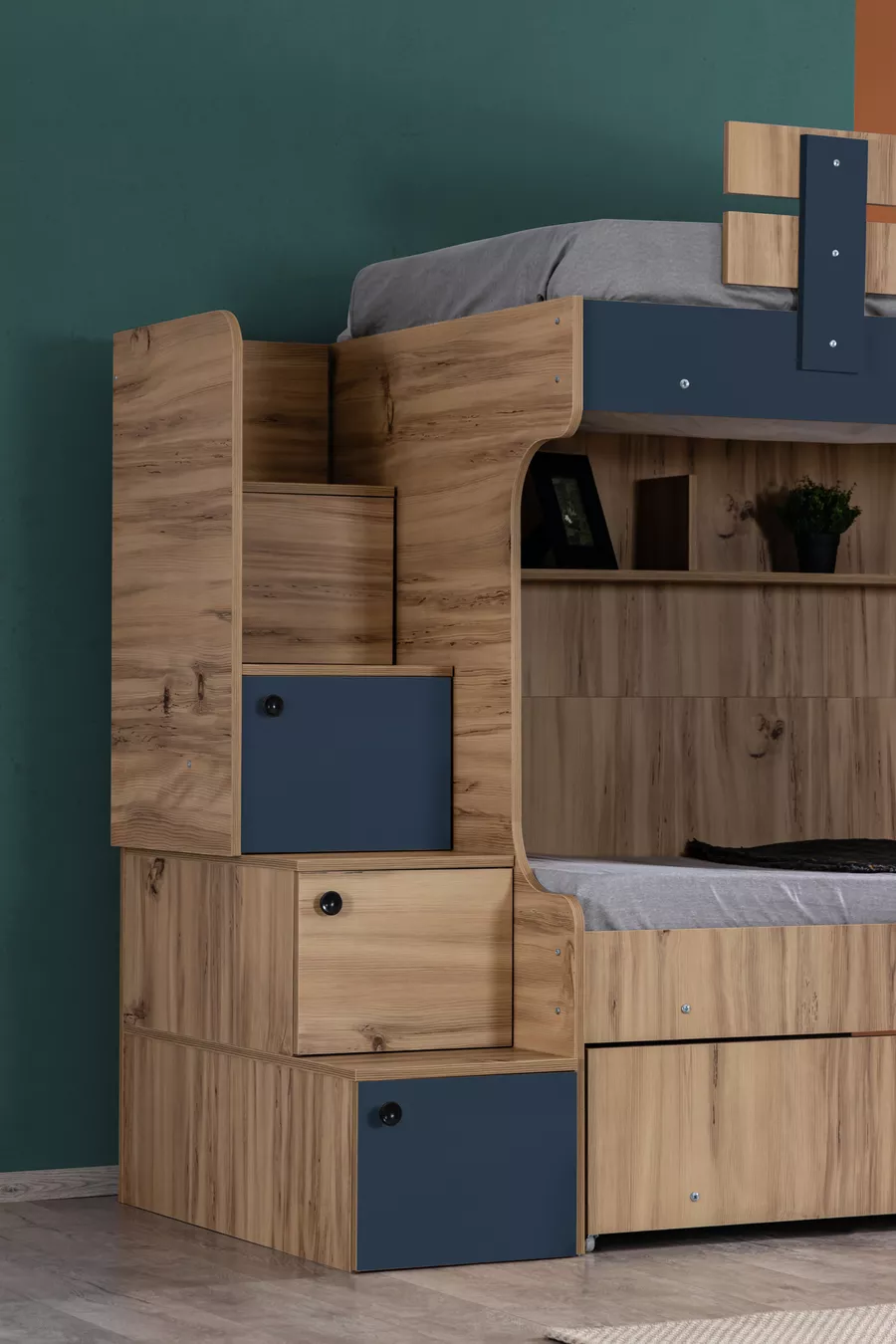 Кровать-чердак Riva с двумя ярусами + шкаф с 3 дверцами + 3 матраса Comfort