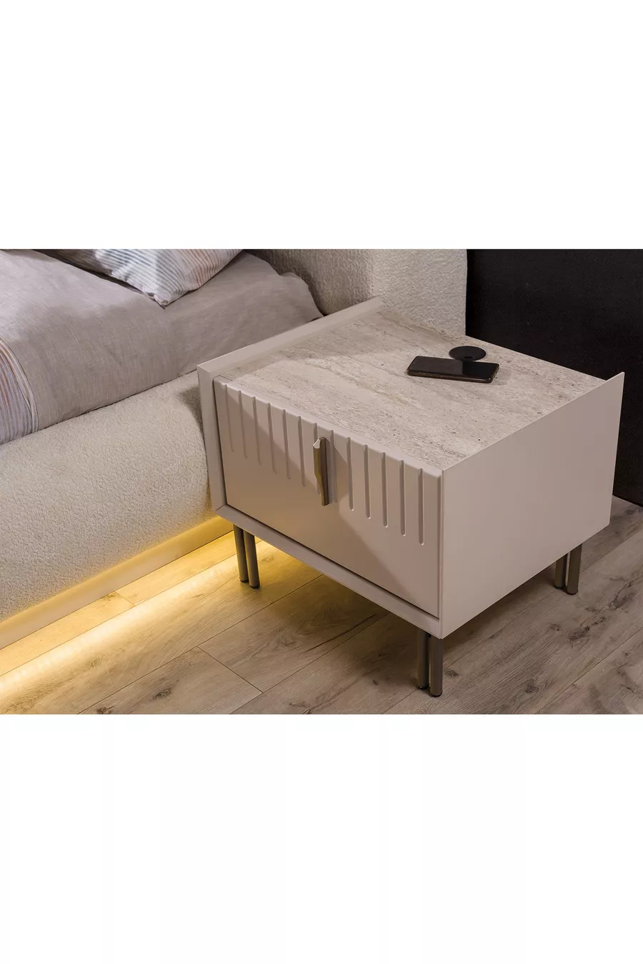 Tress bedroom set