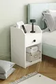 Camera da letto Urartu comodino bianco con un cassetto