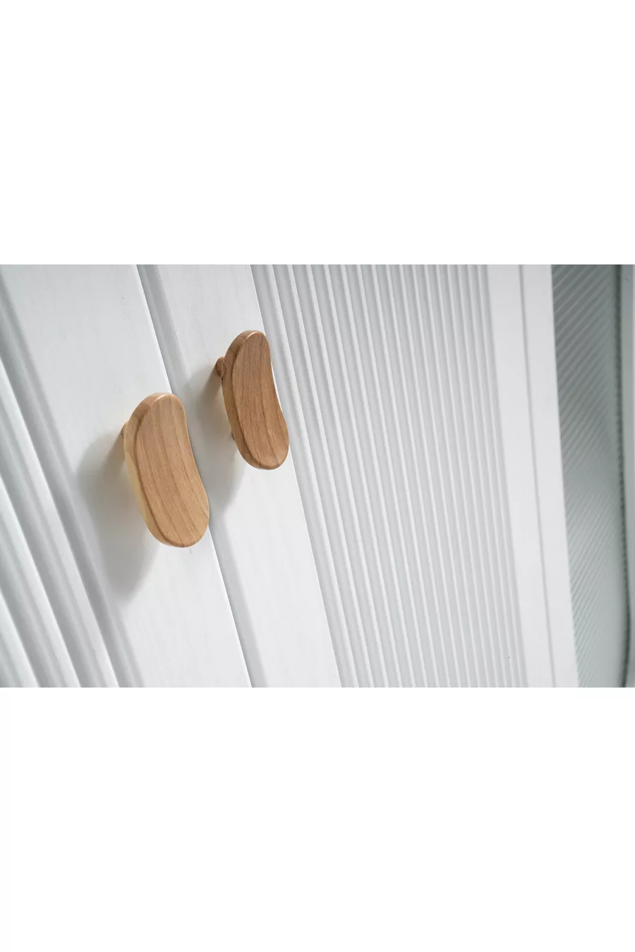 Armoire Peri  % MDF à 4 portes avec membrane