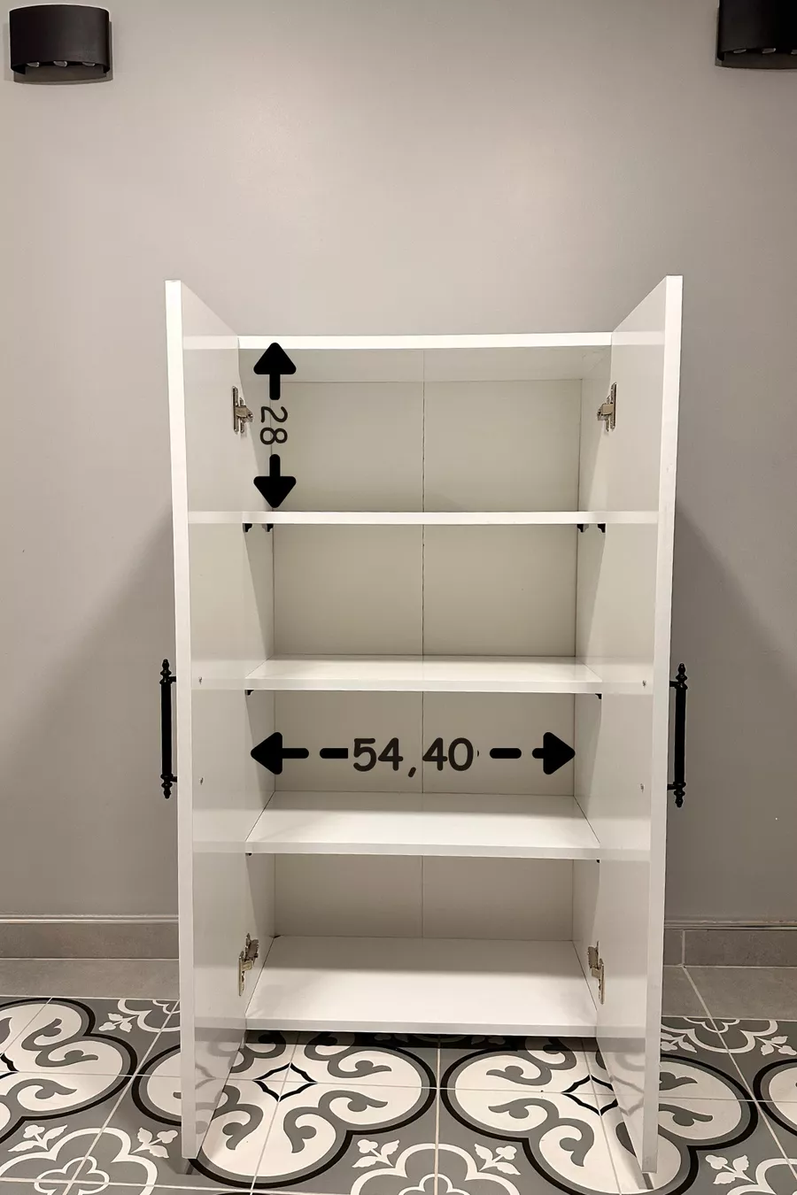 Multifunktionaler weißer Kleiderschrank **