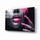 Peinture sur verre de femme peinte en rose