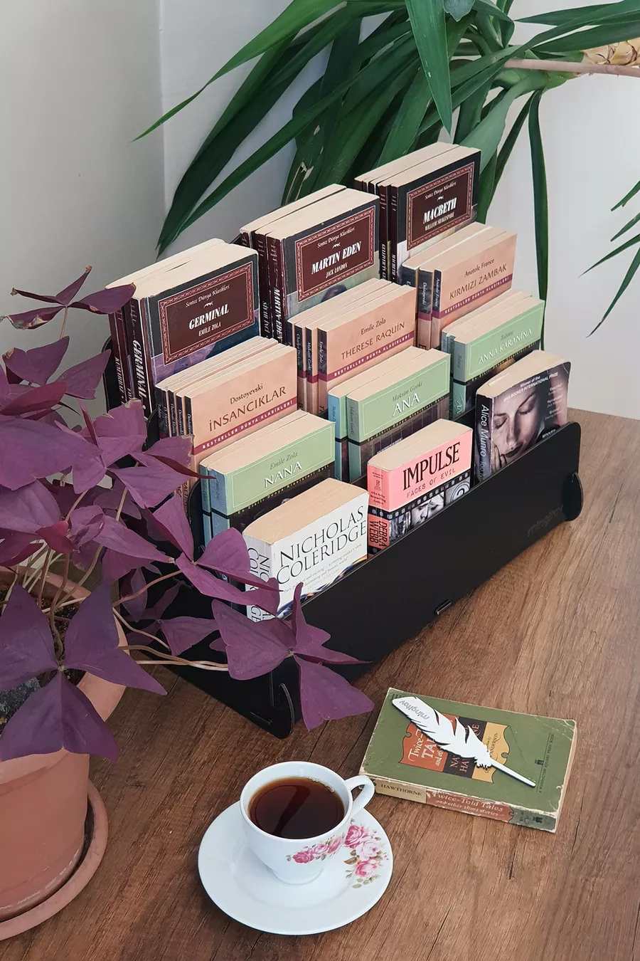 Mini Biblioteca Montessori Lucky per Bambini con 4 Ripiani in Legno, Libreria per Cameretta, Mini Libreria da Tavolo