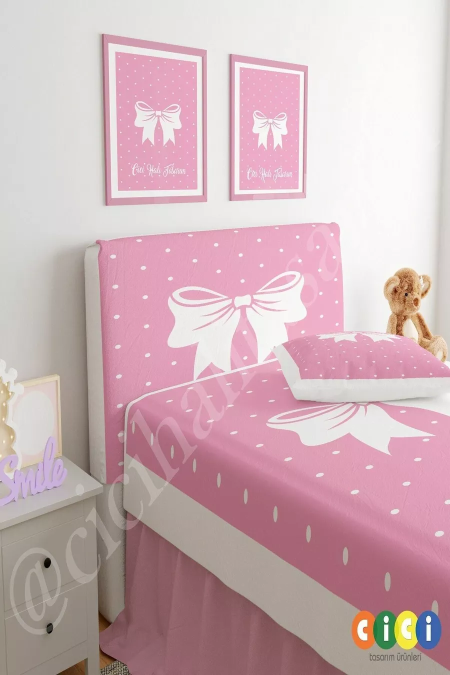 Housse de base à motif ruban à pois blancs sur fond rose