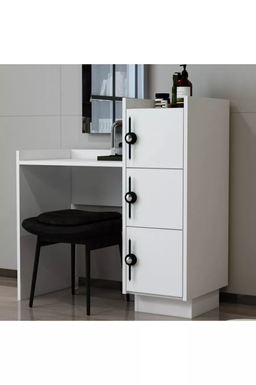 Mai Makeup Table