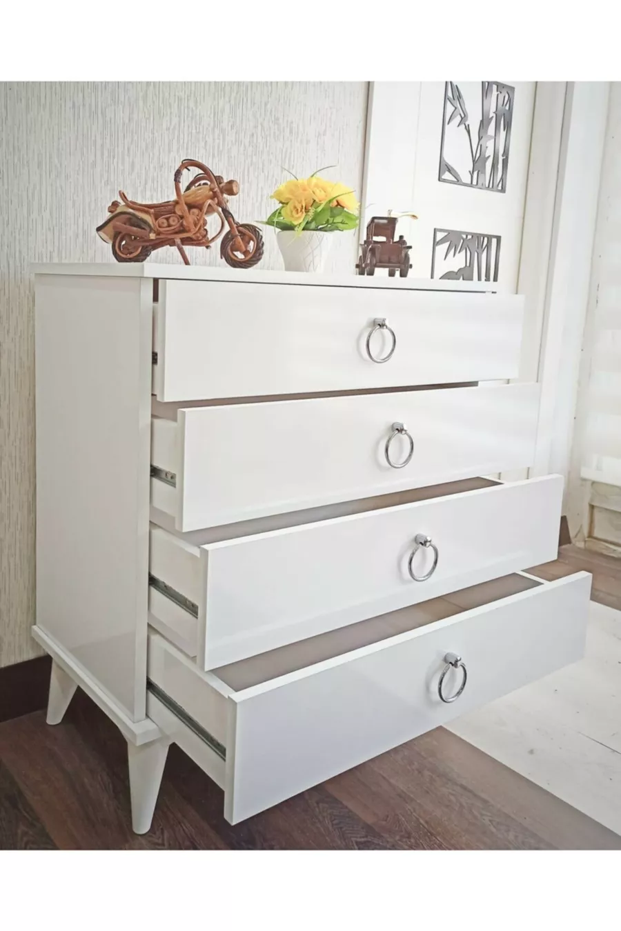 Commode à 4 tiroirs