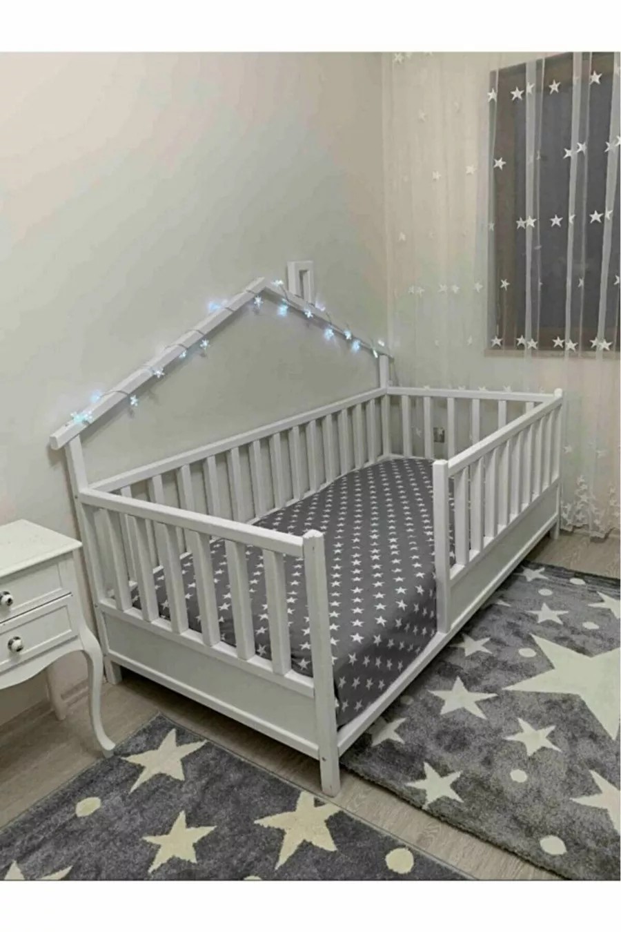 Lit Montessori pour bébé et enfant en bois naturel blanc