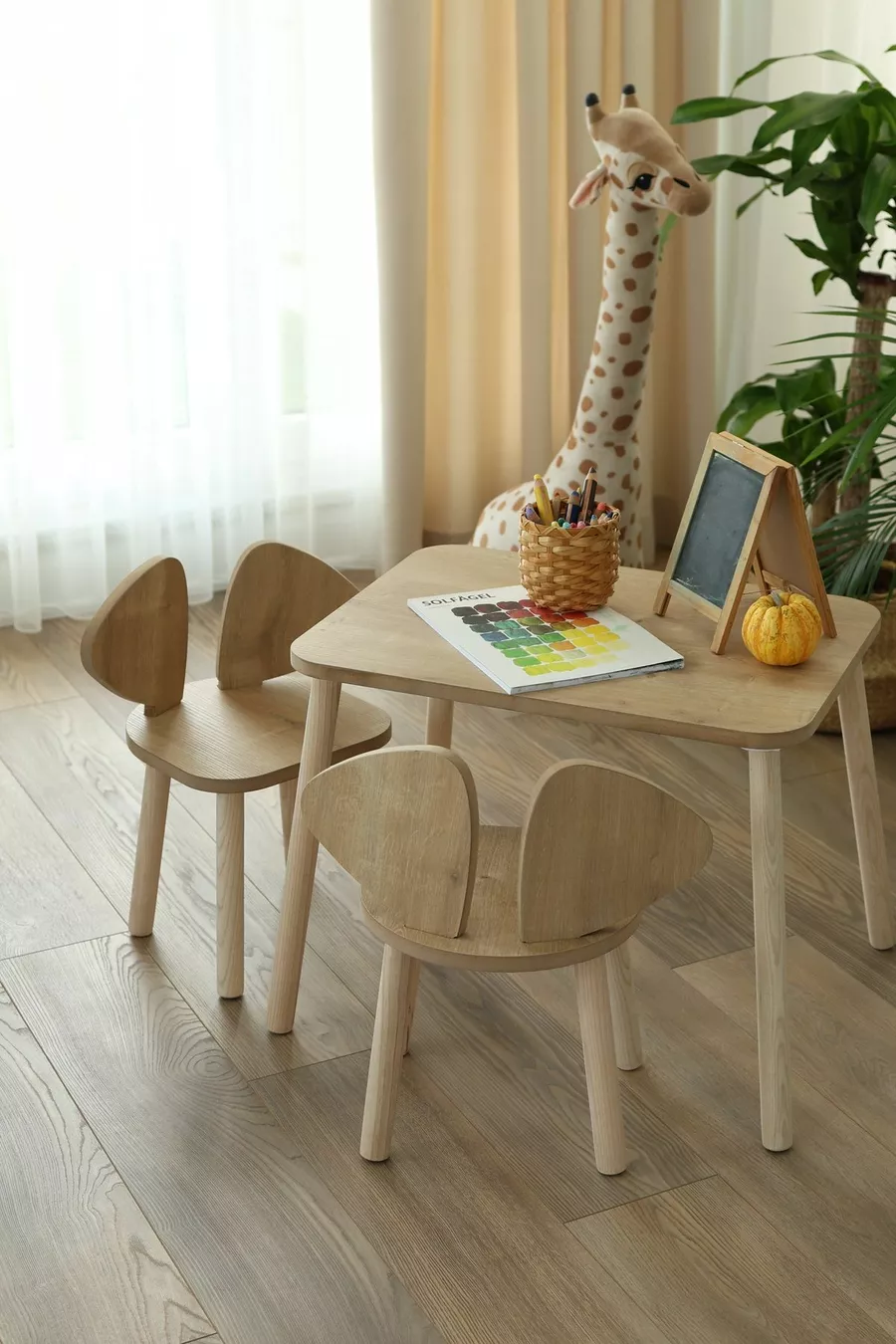 Brauner Montessori-Kinder Tisch und 2 Stühle