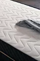 Niron Premium сгъваемо легло cm с пакетирани пружини, луксозно легло и стойка с покритие от нехлъзгаща се тъкан