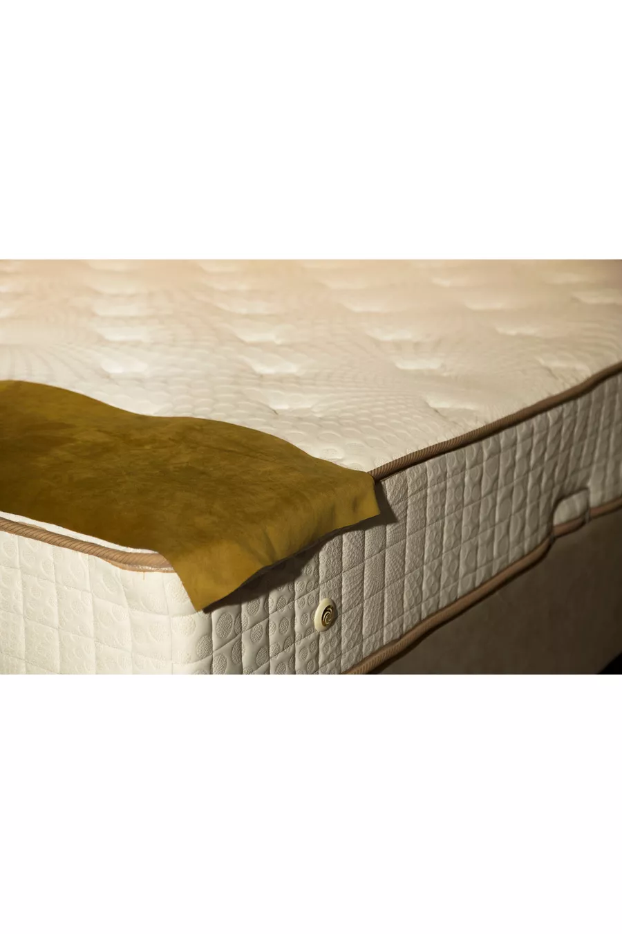 Lit coffre en cuir beige