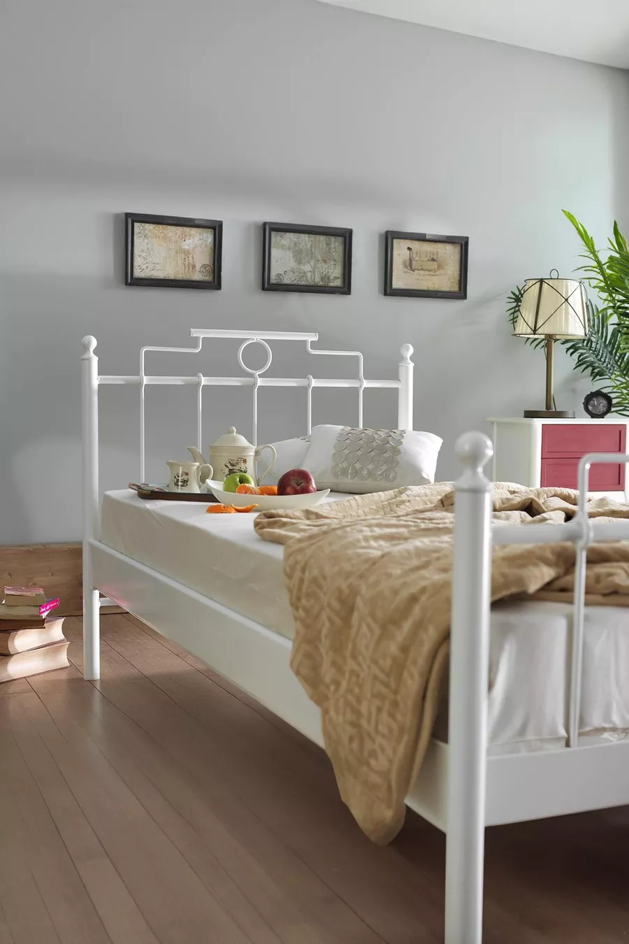 Letto singolo in ferro battuto Hatkus - bianco (con doghe in legno)
