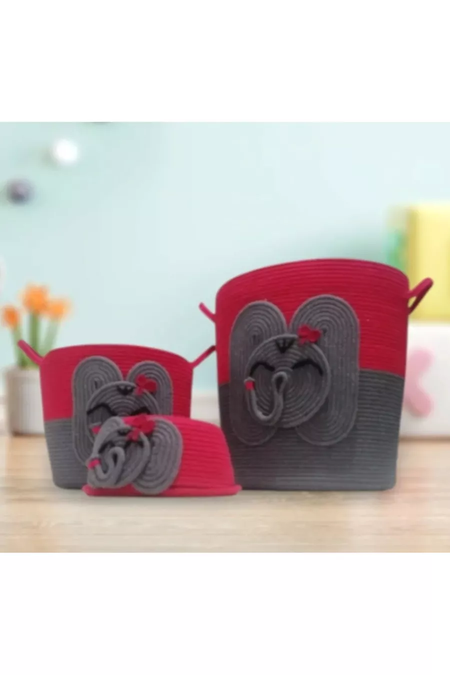 Children's room organizer with an elephant design