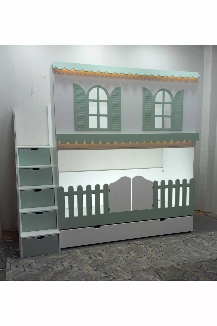 ALAÇATI MIT KLEINEREN BETTEN ETAGENBETT