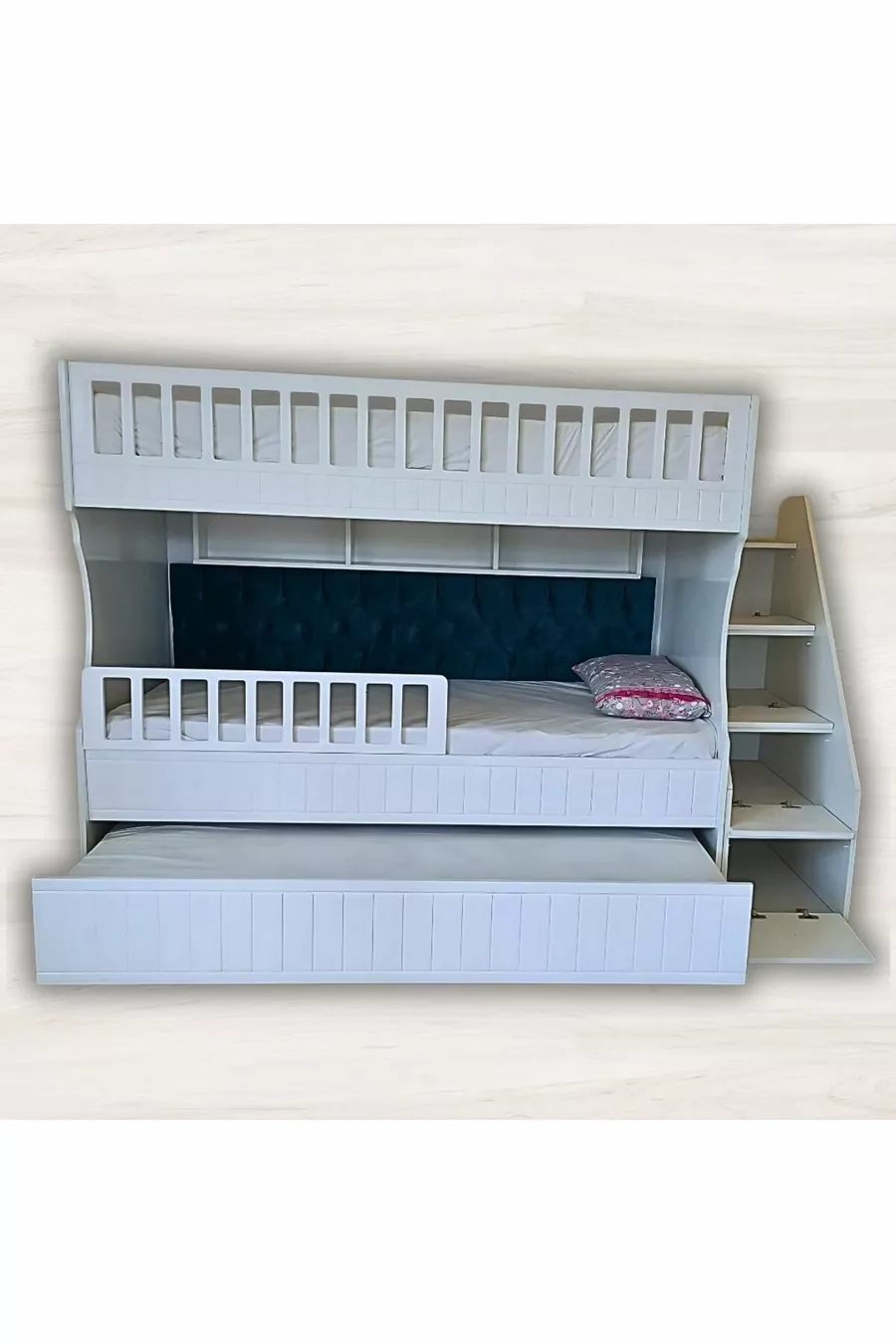 Letto a castello bianco intagliato per bambini