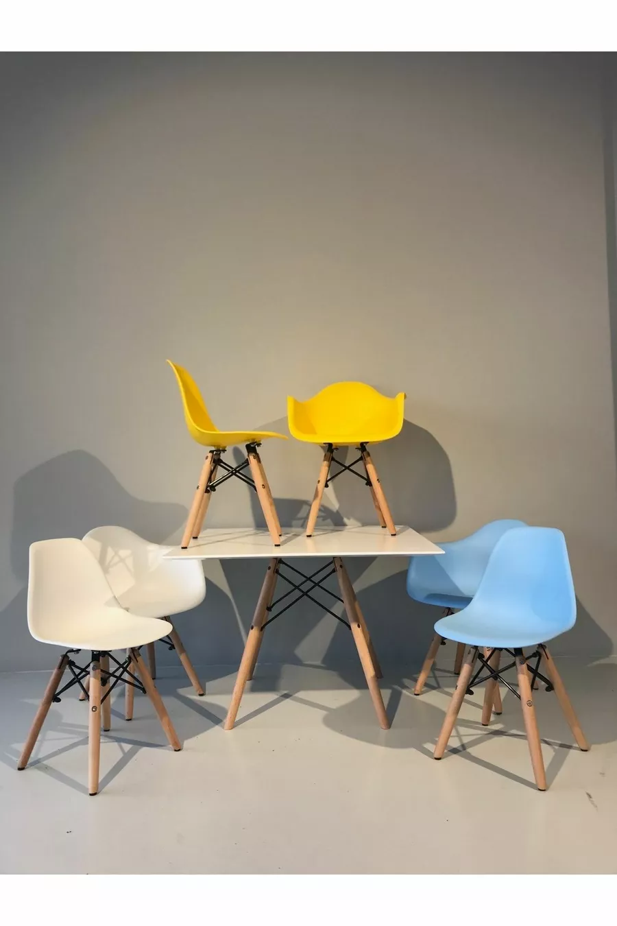 Kinderactiviteiten Crèche & Kleuterschool Stoel – Witte Houten Montessori Ontwerp