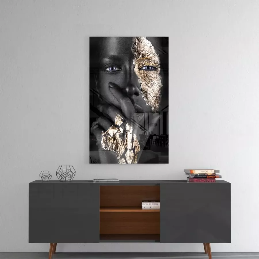 Peinture sur verre de femme