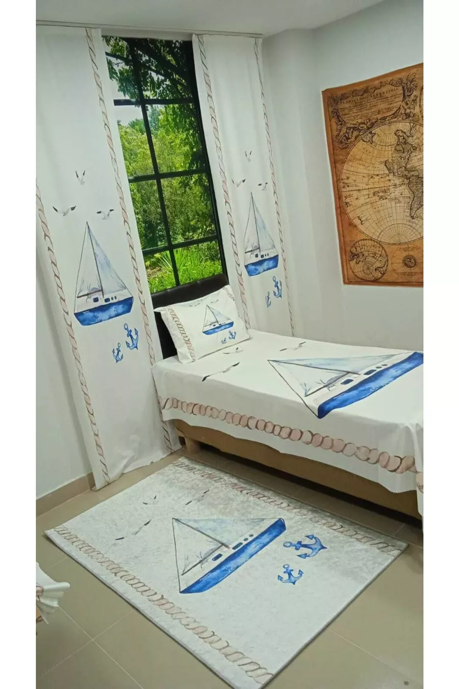 Zeeman Kinderkamer Set (gordijnstof, bedsprei en kussen, vloerkleed)
