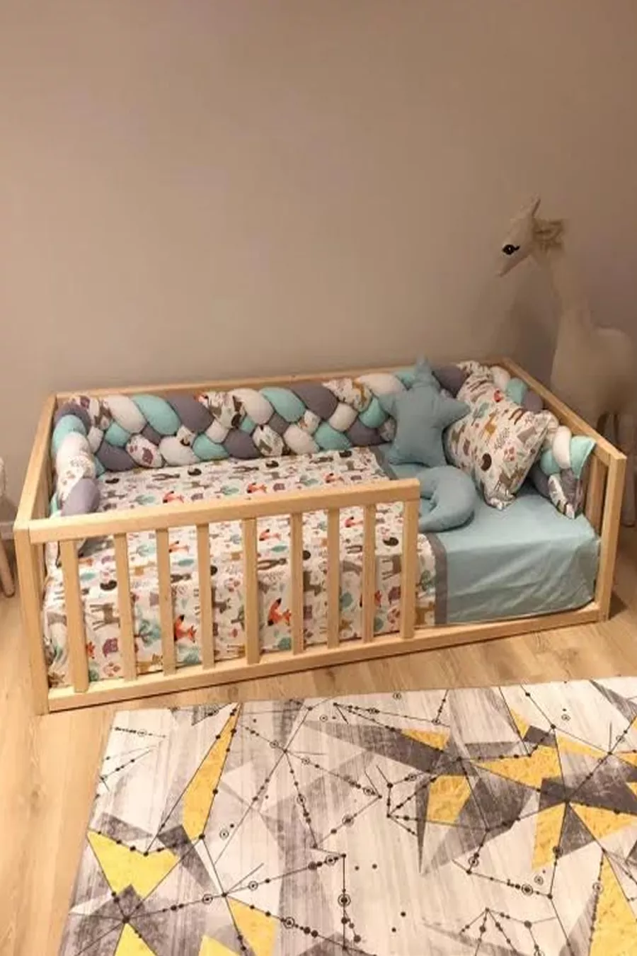 Lit Montessori pour bébé et enfant en bois naturel