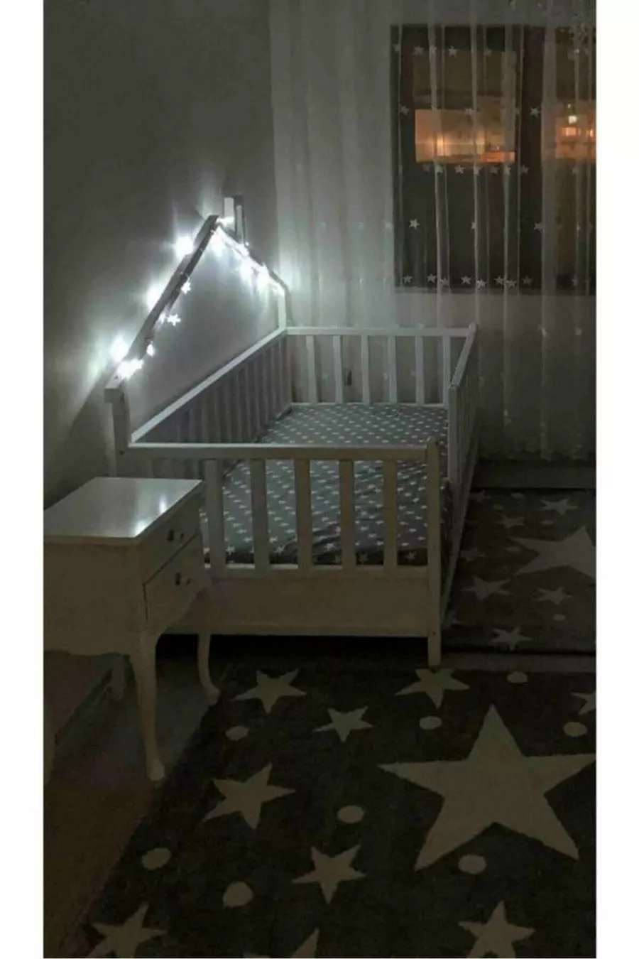 Lit Montessori pour bébé et enfant en bois naturel blanc