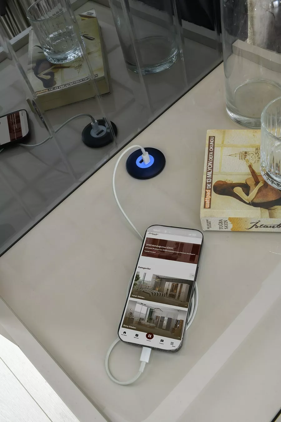Camera da letto ADEN con base in MDF
