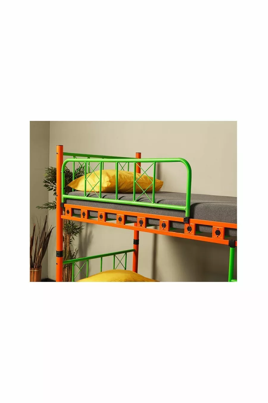 Lit superposé en fer forgé doré pour une personne * Cm