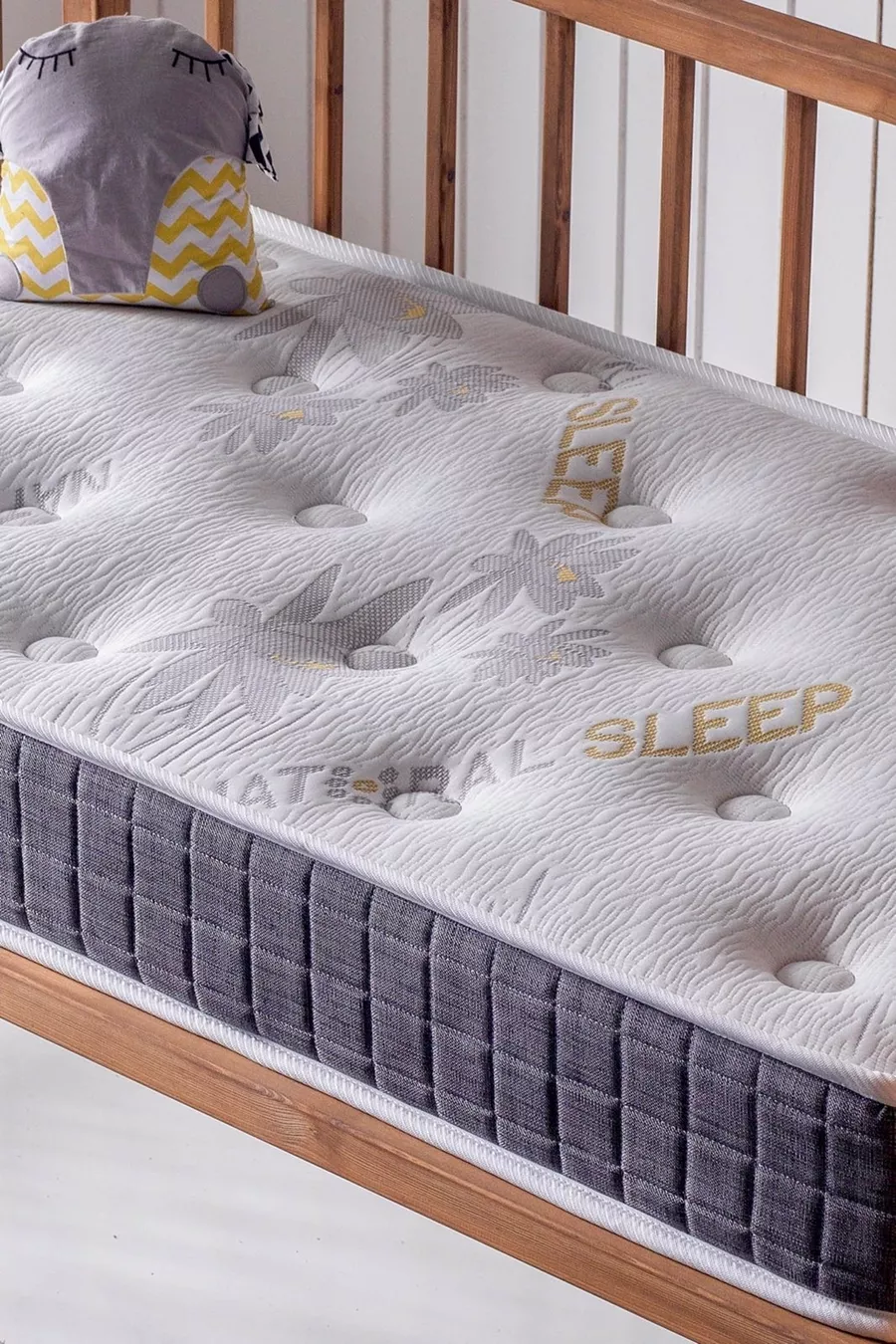 Natural Park Bett, Babybett, Kinderbett, Orthopädisch mit Schaumstoff und Strickstoff - Cm