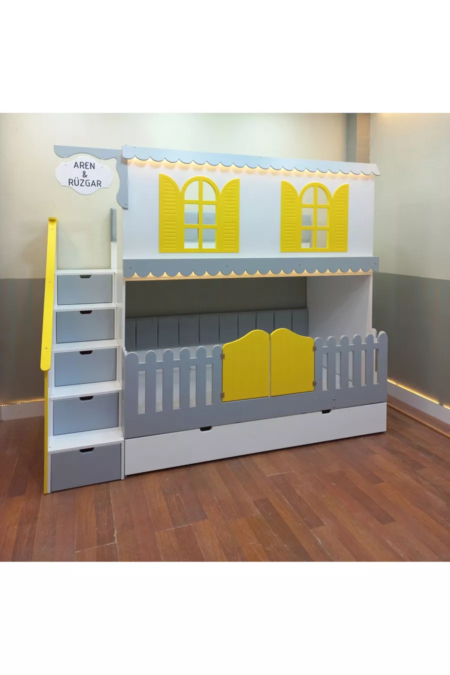 Alaçatı bunk bed with a junior bed