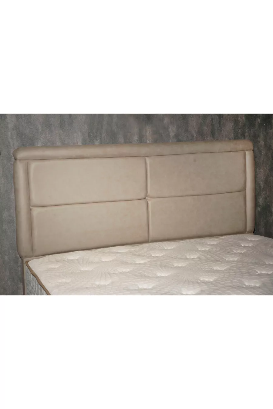 Lit coffre en cuir beige
