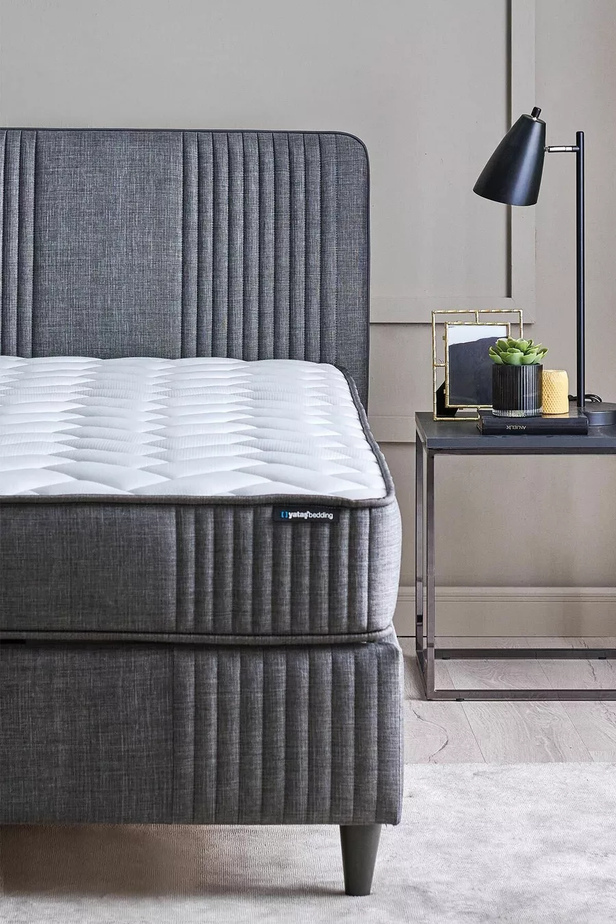 Wool Sense Bettgestell mit Matratze und Kopfteil 3-teiliges Set - Dunkelgrau