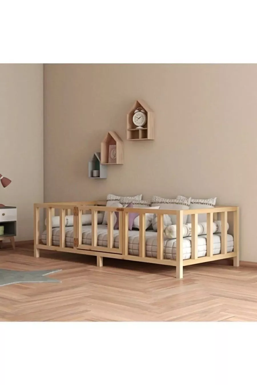 Детская кроватка с дверцей для мальчиков и девочек Montessori из натурального дерева